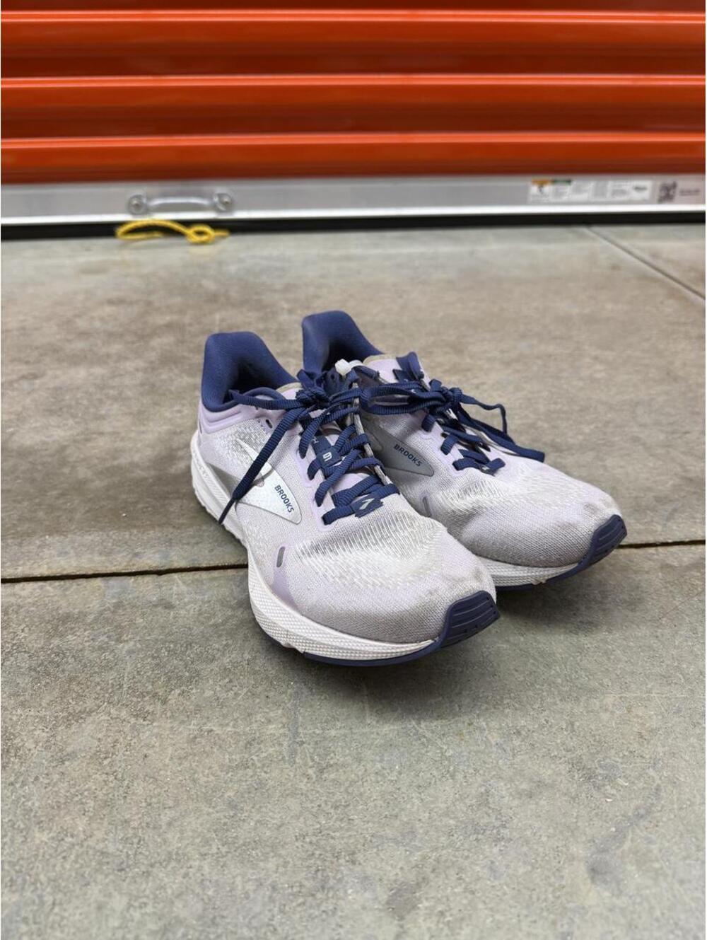 brooks launch 9 purple and navy running shoes size 7.5 WOMENS